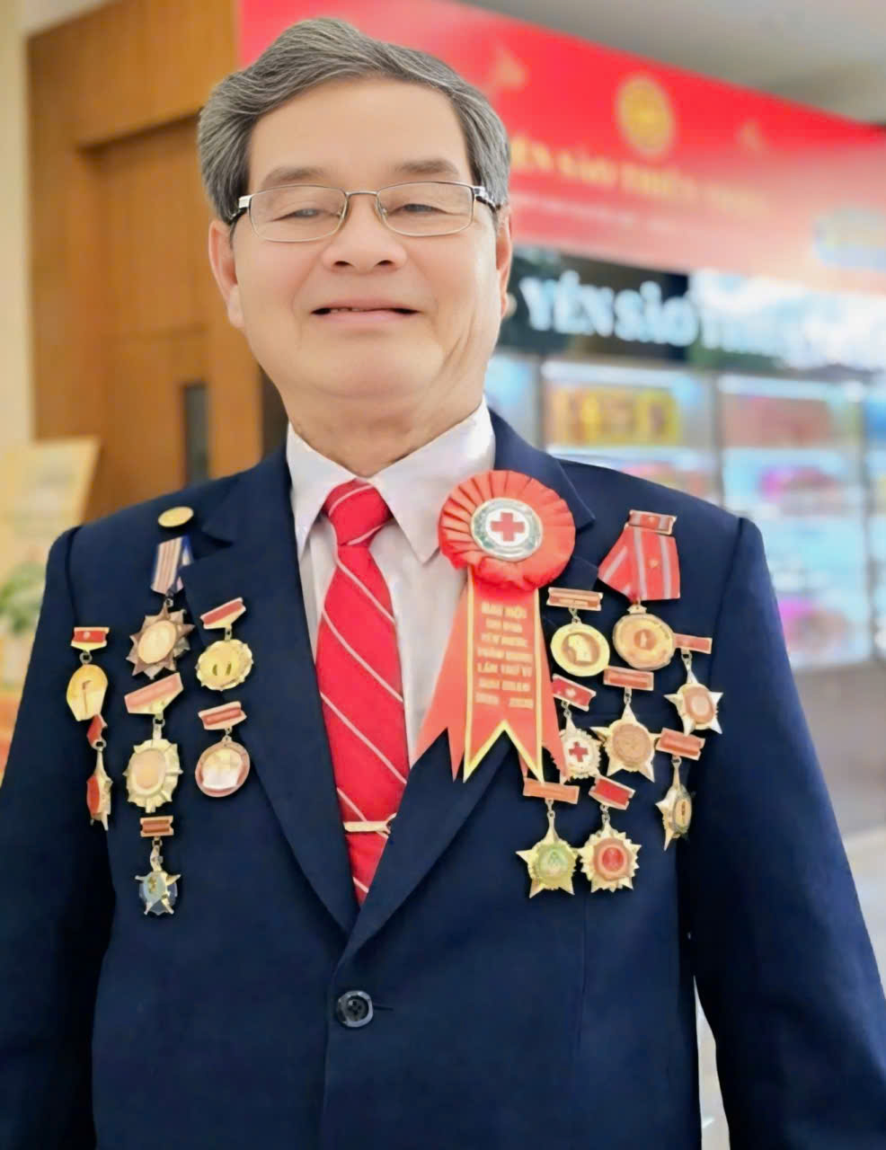 SỐNG NHƯ ÔNG BA BÉ